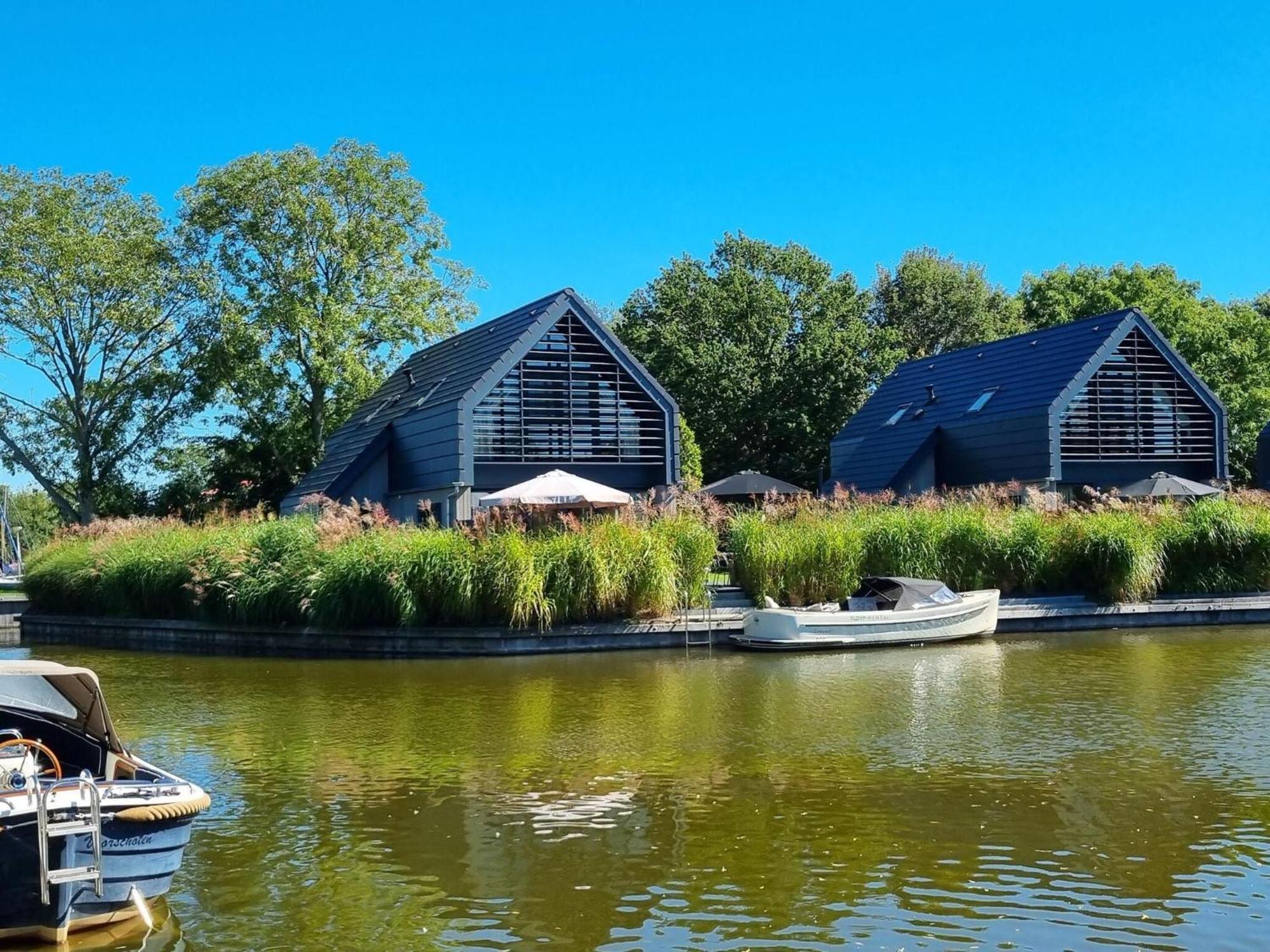 Luxurious Detached Water Villa With Jetty Balk Kültér fotó