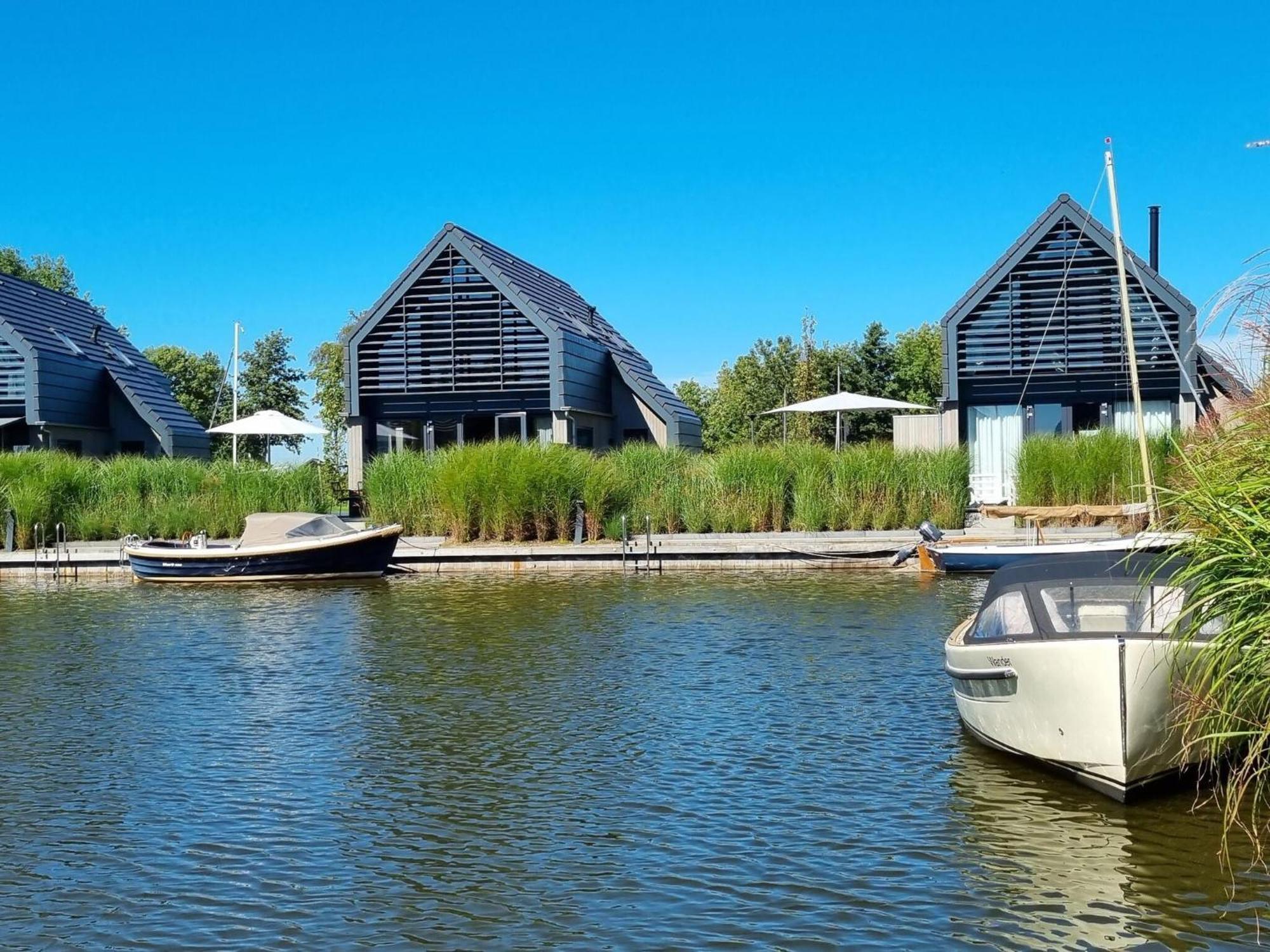 Luxurious Detached Water Villa With Jetty Balk Kültér fotó